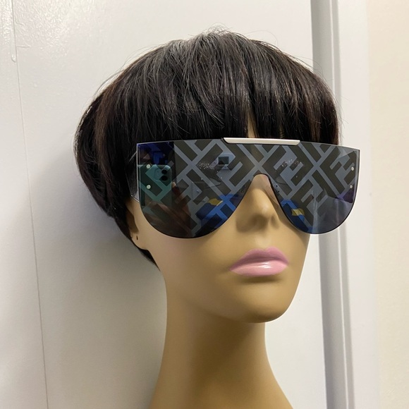 FENDI 145mm Logo Shield Sunglasses - Picture 5 of 15